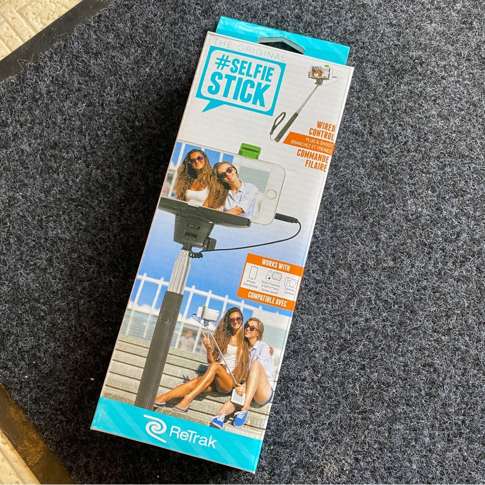 3/$25 || Selfie Stick